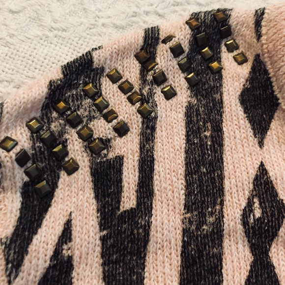 Embellished Tribal Print Sweater Top - Picture 4 of 7